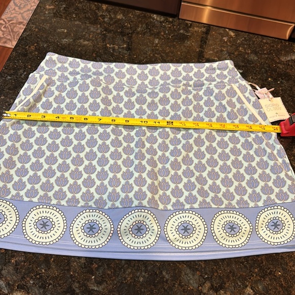 NWT- athletic skort with built-in shorts, size large. - Picture 7 of 7